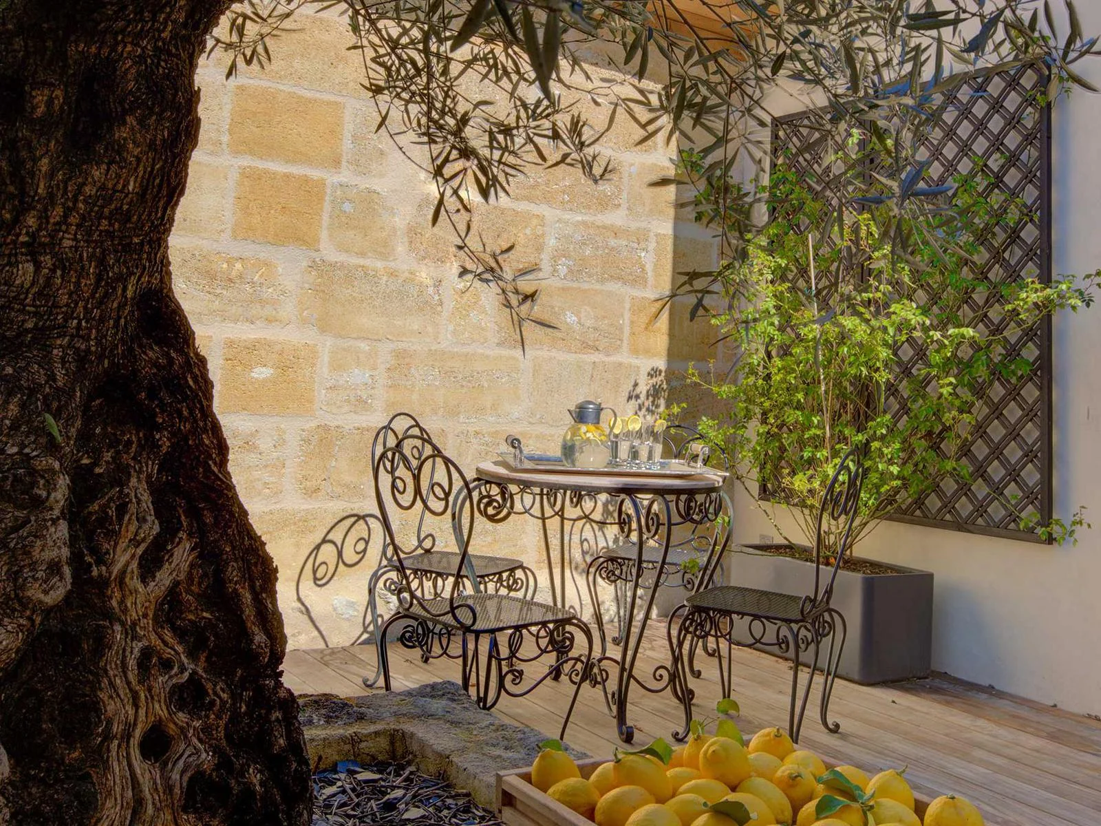 Patio intérieur et espace de détente du Palanquey